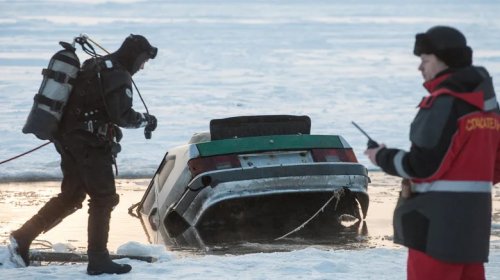 According To This Survey, More Americans Need To Learn How To Escape A Sinking Car