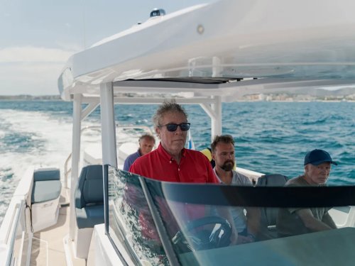 Axopar 38 Makes Waves With Modularity, Ride and Price