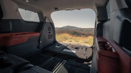 Kia Carnival Hybrid Vs. Chrysler Pacifica PHEV: 5 Key Differences