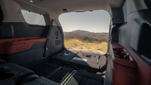 Kia Carnival Hybrid Vs. Chrysler Pacifica PHEV: 5 Key Differences