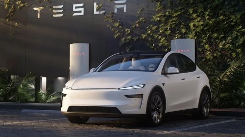 Tesla Model Y, Tesla, Woman Crashed Model Y During Test Drive, Now She's Suing Tesla For $10 Million