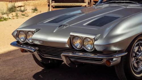 One of Just 2,610: This Numbers-Matching 1963 Split-Window Corvette Fuelie Is Up for Grabs, and $20,000 Cash Comes With It