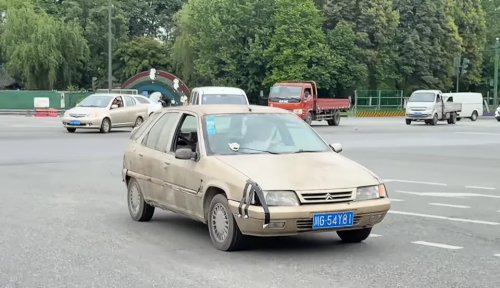 He Spent $10,000 To Turn a Junked Citroën ZX Into a Real-Life Cyberpunk 2077 Machine