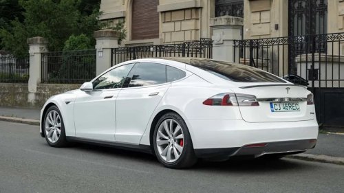 Tesla, I Thought This 11-Year-Old Tesla Model S Would Feel Ancient. It Didn’t