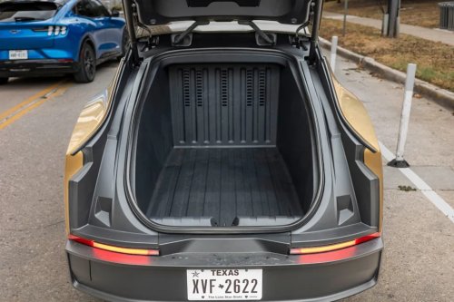 Tesla Cybercab First Ride: What It’s Really Like to Use Tesla’s New Autonomous Taxi