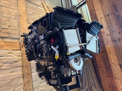 Mercedes, How Mercedes Made a Flat-Plane Crank V-8 Luxurious For the New S-Class