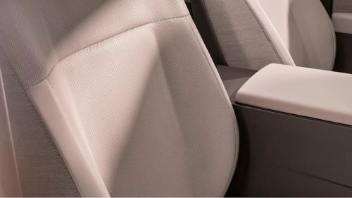 View Photos of the Land Rover Range Rover GT