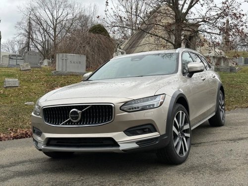 Volvo, Volvo Could Bring a New Electric Station Wagon to the U.S. by 2028, Report Claims