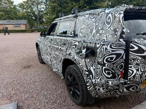 Land Rover, Rover, Close-Up Spy Shots Show the Electric Land Rover Defender Testing Off-Road