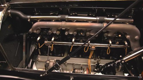 Jay Leno Drives 1914 Knox With Ridiculous 496 Cubic Inch Six-Cylinder Engine