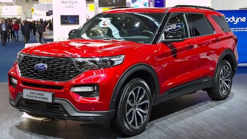 Ford, Ford Recalls Over 288,000 Explorers Over Loose Roof Rail Covers That Could Detach and Cause Accidents