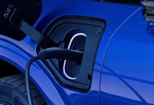Escalade IQ Ditches CCS, Gets 19.2-kW Charging Standard