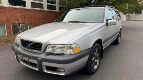 At $4,700, Could You Overlook This Exquisite 2000 Volvo V70 XC's One Major Flaw?