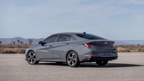 Hyundai, Hyundai Elantra, Nissan, Nissan Sentra, 2022 Hyundai Elantra vs 2022 Nissan Sentra: Which One Is More Reliable? There's One Clear Winner