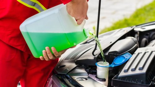 What Is In Store Bought Windshield Wiper Fluid? (And Is It Safe?)