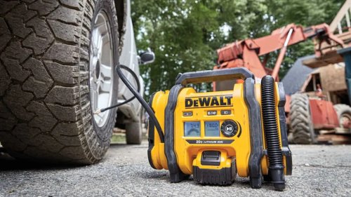 5 super-affordable DeWalt tools I always keep in my trunk
