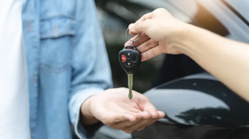 Why First-Time Buyers Should Only Buy Cars From 2005 Or Newer, According To Jay Leno