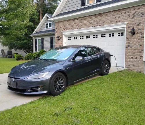 EV owner makes first gas-station stop in 2 months, sparks an 'I don't miss it' discussion