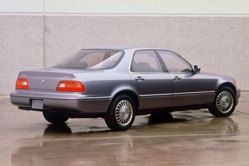 The ’90s Japanese Luxury Sedans That Scared Germany