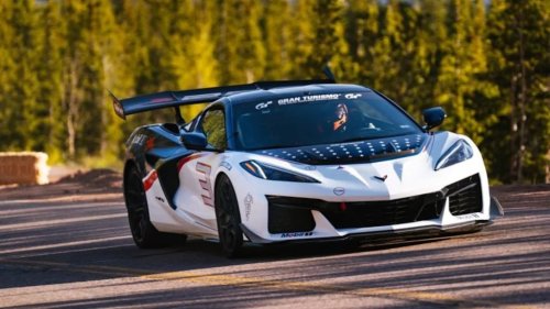 Chevrolet, Chevrolet Corvette, Chevrolet Corvette ZR1X Obliterates Pikes Peak Production Car Record By More Than 23 Seconds