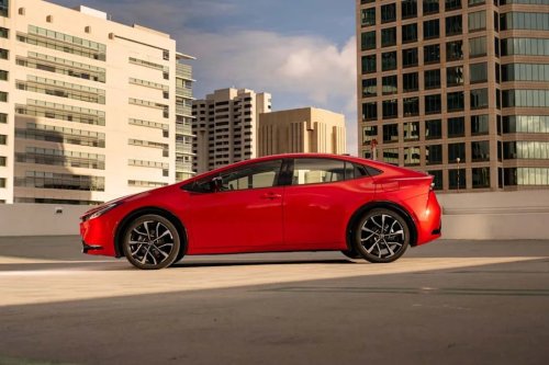 Toyota, The Exact Price Difference Between a 2026 and 2027 Toyota Prius