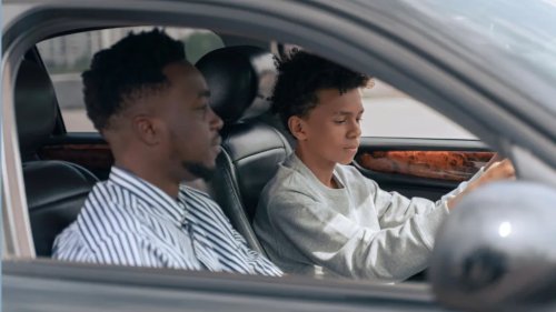 Teaching Your Teen to Drive: What Parents Should—and Shouldn’t—Do