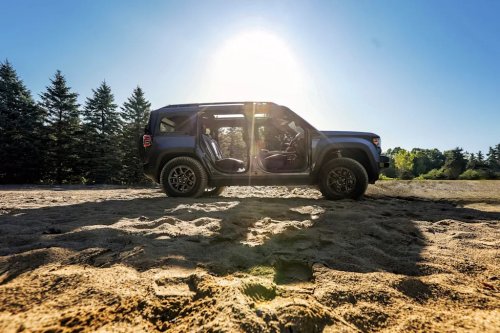 Jeep, Jeep Recon, The Jeep Recon Was Revealed As a Pure EV, But It's Reportedly Gaining a Gas-Powered Version by 2030