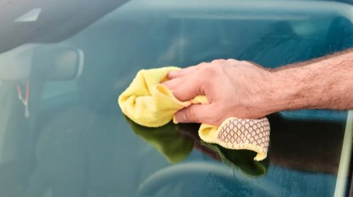 Yes, Yes, Vinegar Will Clean Your Car's Windshield And Mirrors, But Avoid These Mistakes