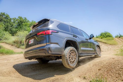 Toyota, Toyota Sequoia, View Exterior Photos of the 2027 Toyota Sequoia Trailhunter