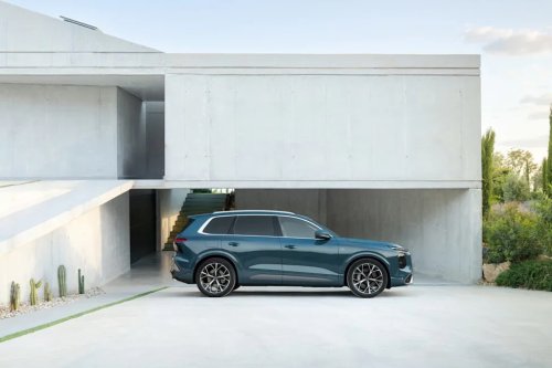 See Exterior Pics of the 2027 Audi Q7