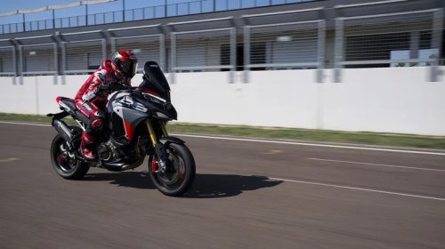 Touring, These 5 Touring Motorcycles Easily Keep Up With Sport Bikes