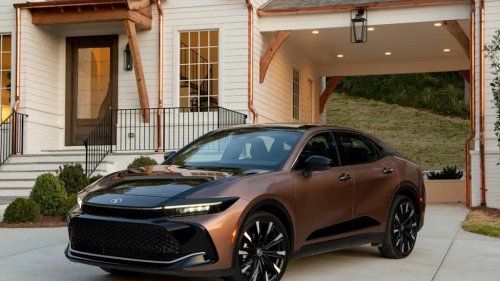 Toyota, Toyota Crown, The Toyota Crown Replaced the Avalon. Was It a Mistake?