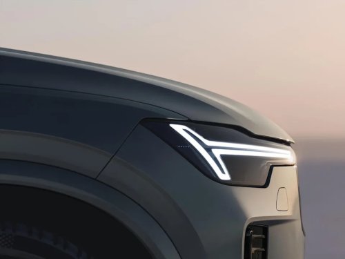 View Photos of the 2028 Volvo XC90 Hybrid