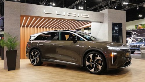 Lucid Pumps Brakes on Cosmos Midsize SUV Launch Amid Cost-Cutting Campaign: TDS