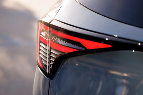 View Exterior Photos of the 2026 Kia Sportage Hybrid SX-Prestige