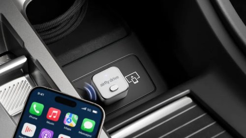 This tiny gadget turns your CarPay or Android Auto wireless – without upgrading your car