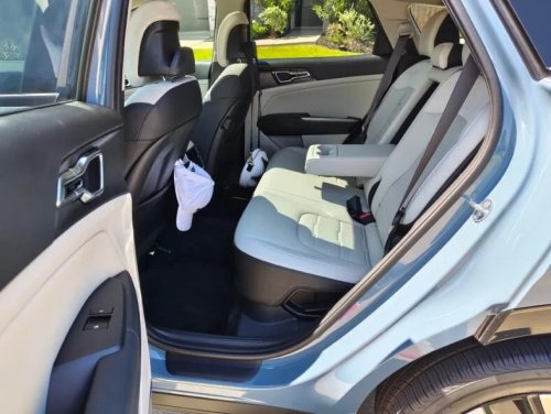 Kia, The 2026 Kia Sportage Hybrid Delivers High-End Looks and 35 MPG Without the Luxury Price