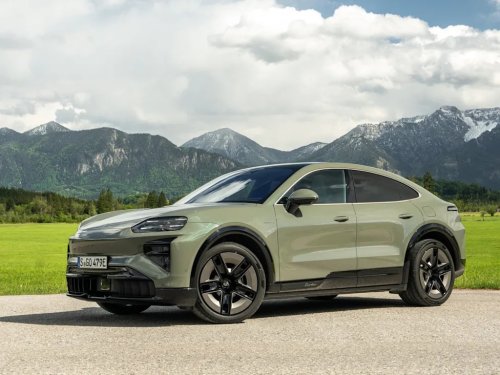 Porsche, Porsche Cayenne, Porsche Cayenne EV Can Haul a Family and Humiliate Supercars