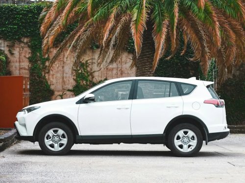 10 High Tech Cars Aging Badly Like Your Old iPhone