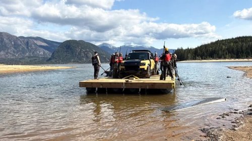 Land Rover, Rover, The Land Rover Defender Trophy is an Epic—and Grueling—Competition. But These Determined Women Conquered It
