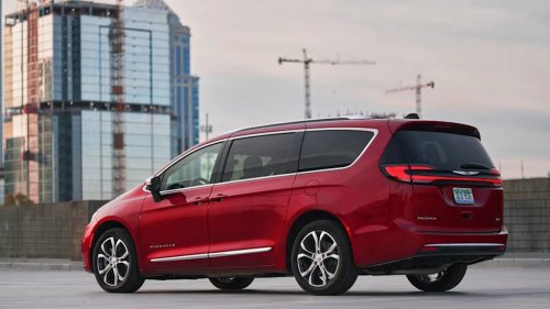 Chrysler, Chrysler Pacifica Pricier to Lease This June, But Still Affordable