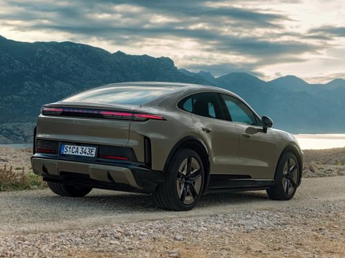 Porsche, Porsche Cayenne, Porsche Cayenne EV Can Haul a Family and Humiliate Supercars