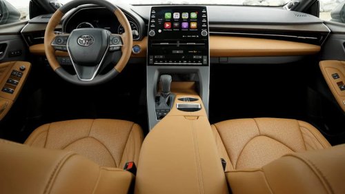 Toyota, Toyota Crown, The Toyota Crown Replaced the Avalon. Was It a Mistake?