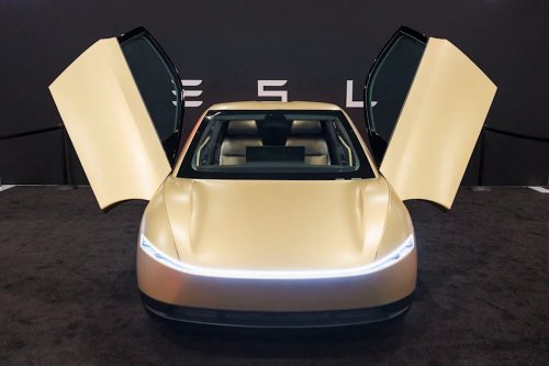 Elon Musk Reveals the Surprising Reason Tesla’s Cybercab Service Shuts Down at Night