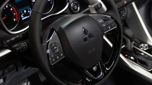 Honda, Honda Almost Nailed Its Camera Button Placement, But One Unexpected Automaker Still Has Everyone Beat