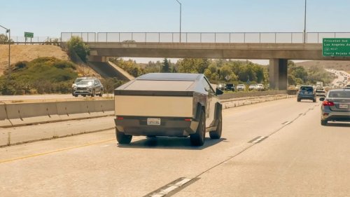 Cybertruck, Cybertruck Driver Caught on Video Sleeping at 65 MPH on California Highway 101