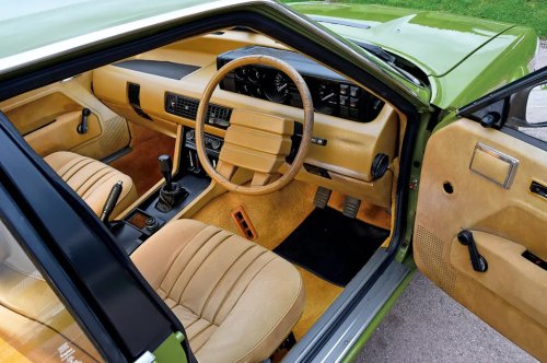 Be awestruck by the Rover SD1