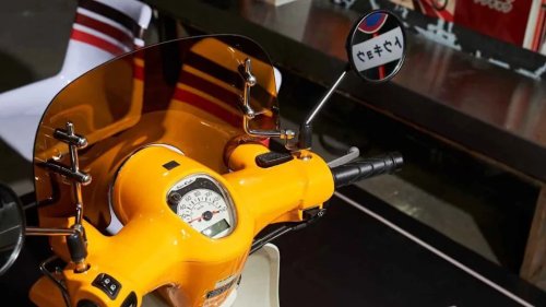 Give Me This Adorable Honda Super Cub Tokyo Limited '80s Edition Right Now