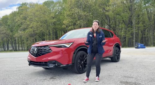 Here Are the 4 Best Small SUVs for Short Drivers, From a 5’0″ Reviewer