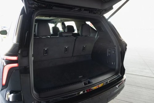 View Interior Photos of the 2027 Chevy Traverse High Country